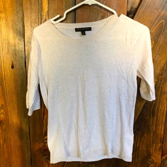 Beige sweater - Picture 1 of 3